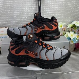 (S0)Nike Air Max Plus 2020, Black, Team Orange, Grey,Sz 2.5Y Big Kid(DJ4620-001)